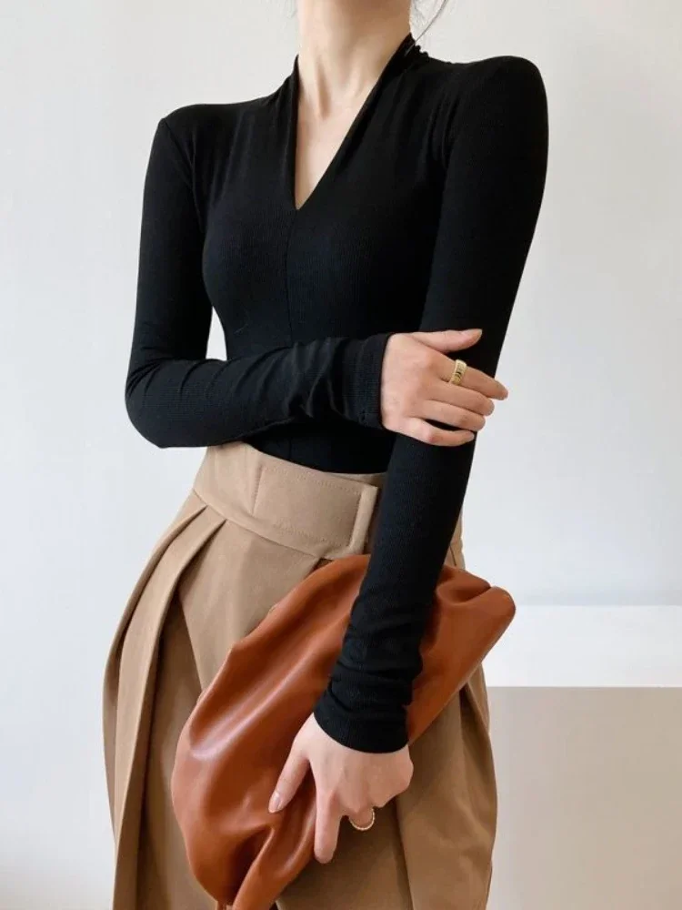 V-Ausschnitt Slim-Fit Langarm- – Beauty & Makeup Katia Di Paola Palermo Bewertung und Preis