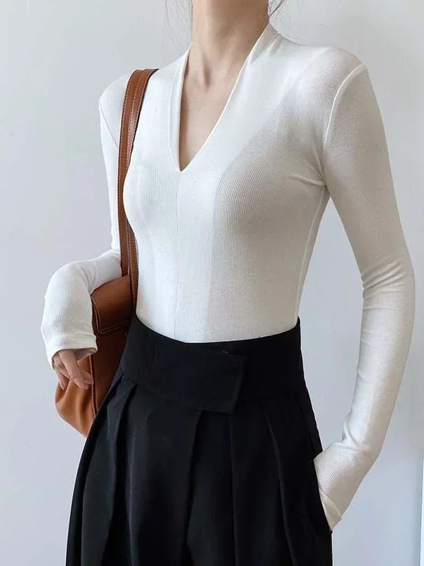 V-Ausschnitt Slim-Fit Langarm- – Beauty & Makeup Katia Di Paola Palermo Bewertung und Preis